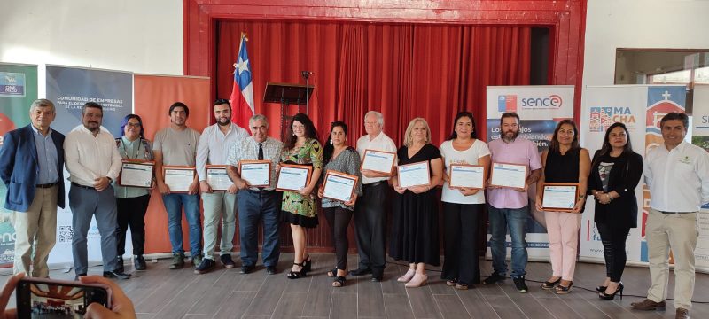 Machalinos y coyinos que realizaron Curso de Reciclaje recibieron su certificación