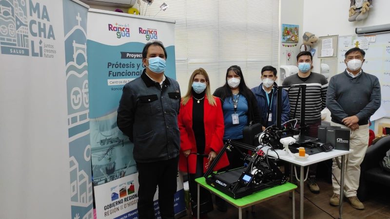 Cesfam y Centro del adulto mayor cuentan con impresoras 3D