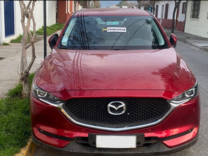 Recuperan auto clonado en Santiago