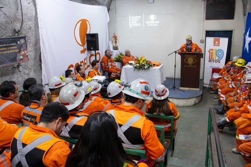 División El Teniente celebra el día del minero y la minera con emotiva ceremonia al interior de la mina