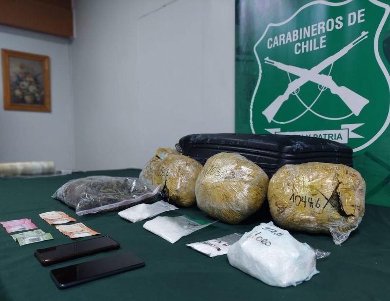 Durante fiscalización en Angostura, Mostazal: Carabineros detuvo a una persona que transportaba más de 4 kilos de marihuana elaborada