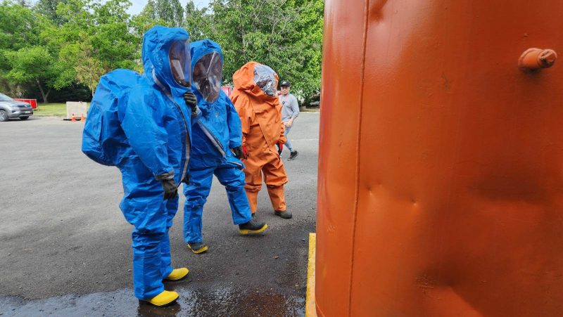 Brigadistas de El Teniente y empresas colaboradoras se capacitan con Bomberos en la gestión segura de sustancias peligrosas