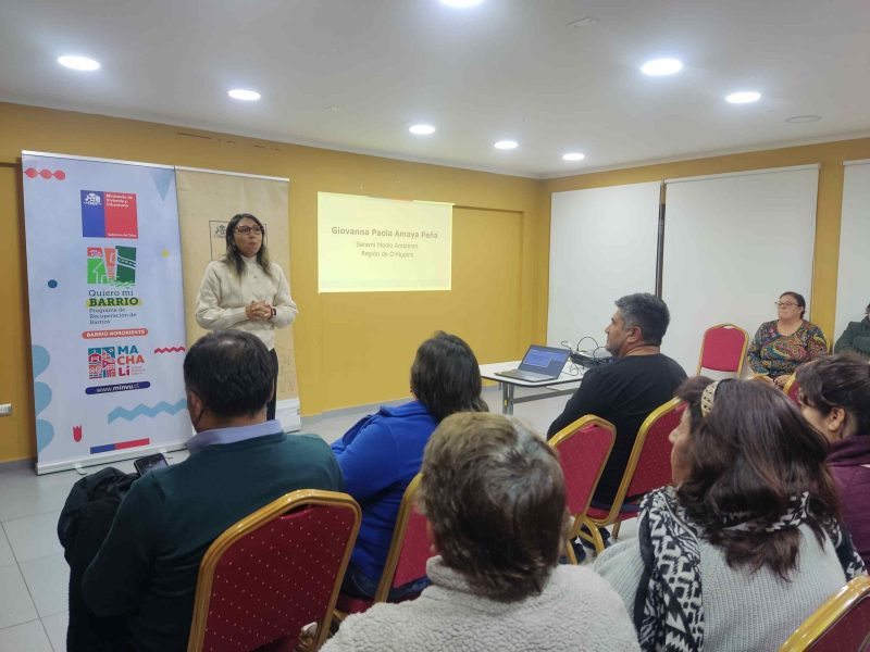 Seremi del Medio Ambiente realiza charla informativa a vecinos de  población Salvador Allende de Machalí