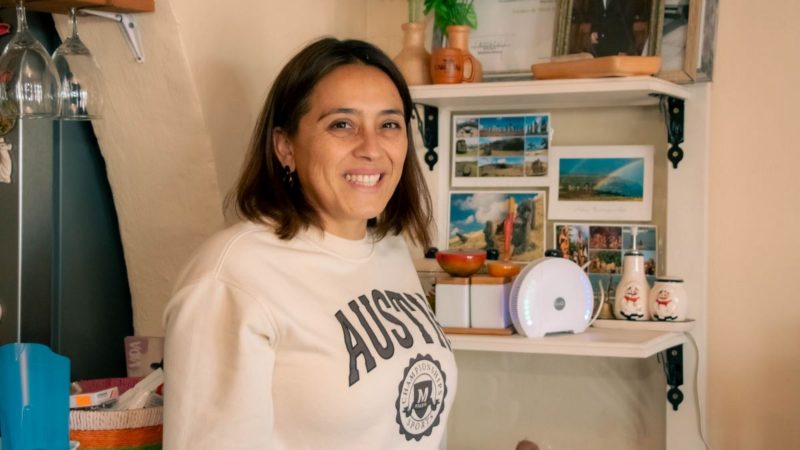 Vecinos del Barrio Piloto Sustentable de Machali reciben equipos para monitorear la calidad del aire