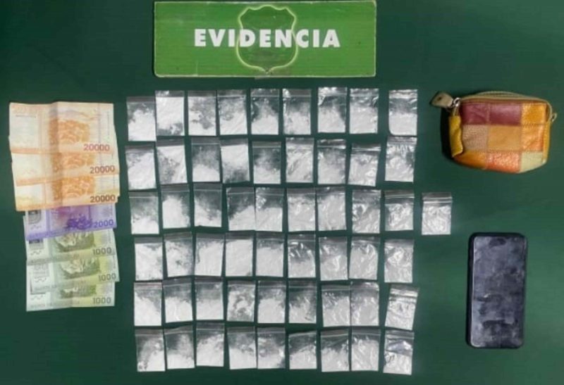 Patrullajes preventivos de Carabineros Coya permite detener a mujer por microtrafico de drogas