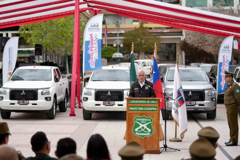 Gobierno Regional entrega 16 nuevos vehículos para investigación policial de Carabineros