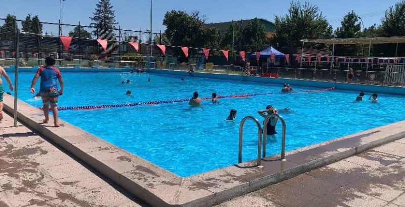 Seremi de Salud refuerza medidas sanitarias para el uso seguro de piscinas en el verano