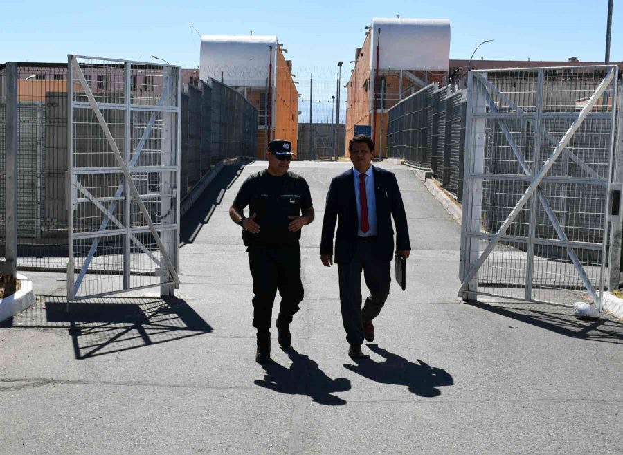 Fiscales judiciales de la Corte de Rancagua realizan inspección de condiciones de infraestructura y seguridad en penales de la región Fiscales judiciales de la Corte de Rancagua realizan inspección de condiciones de infraestructura y seguridad en penales de la región