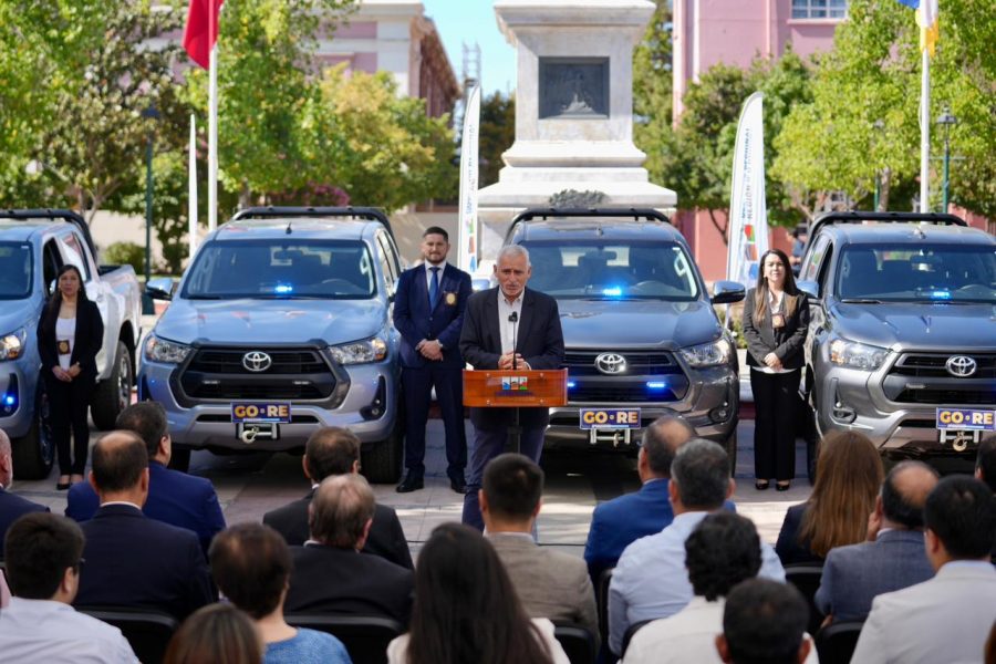 Entregan 8 camionetas 4×4 a la Policía de Investigaciones