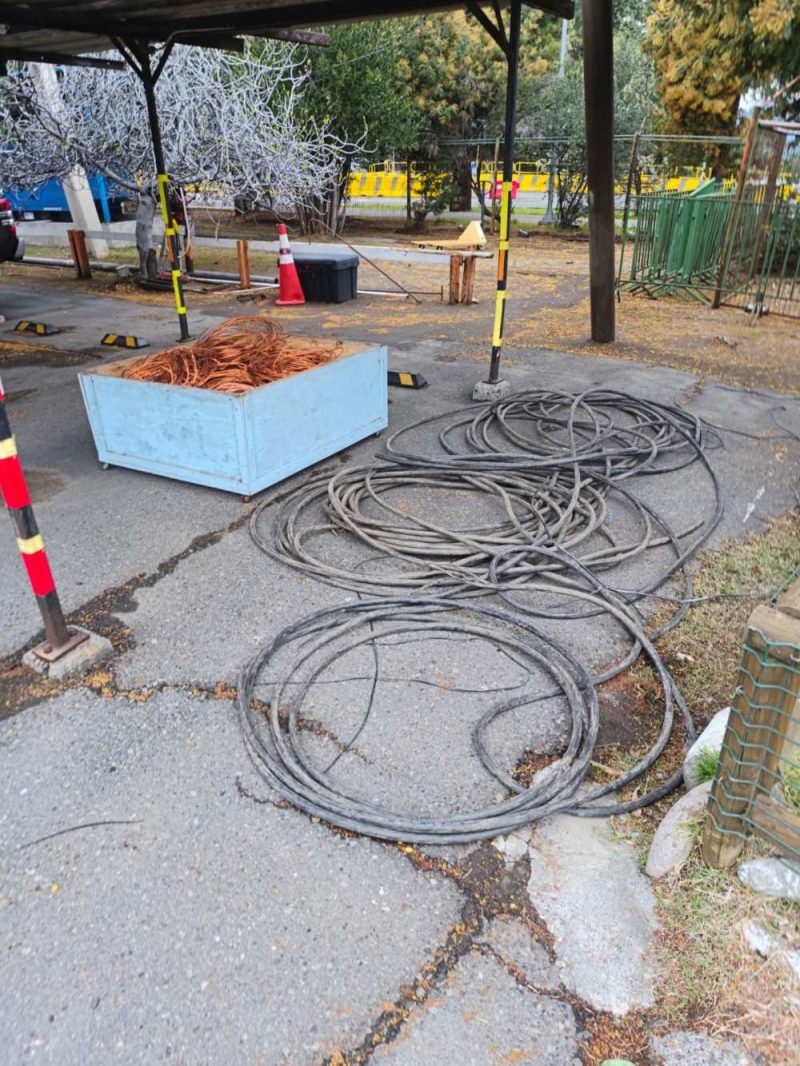 Carabineros detiene a cuatro sujetos por sustracción de cableado de cobre en sector del Río Coya Carabineros detiene a cuatro sujetos por sustracción de cableado de cobre en sector del Río Coya