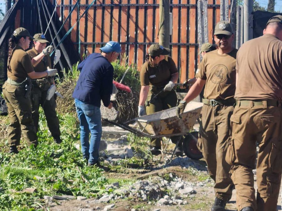 Carabineros continúa desplegado en Requínoa para brindar seguridad y apoyar a las familias afectadas por la emergencia
